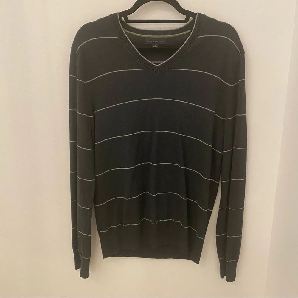 Banana Republic v-neck sweater